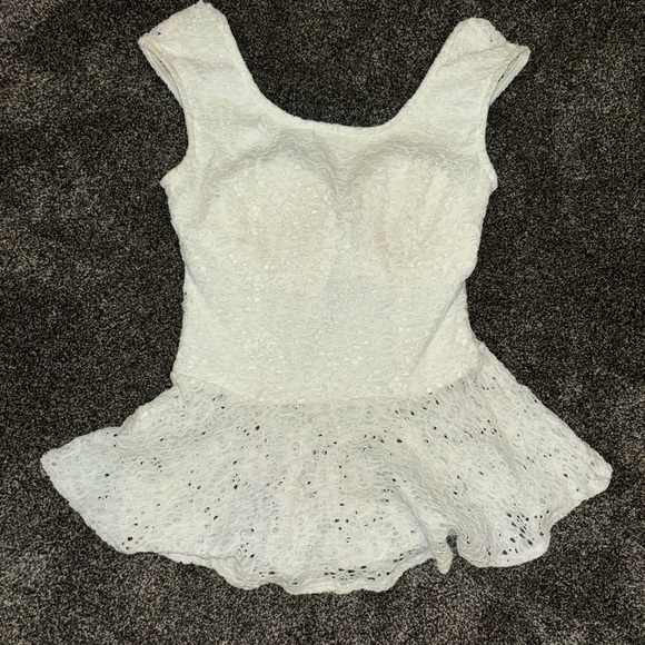 Eyelet peplum tank - Picture 1 of 3